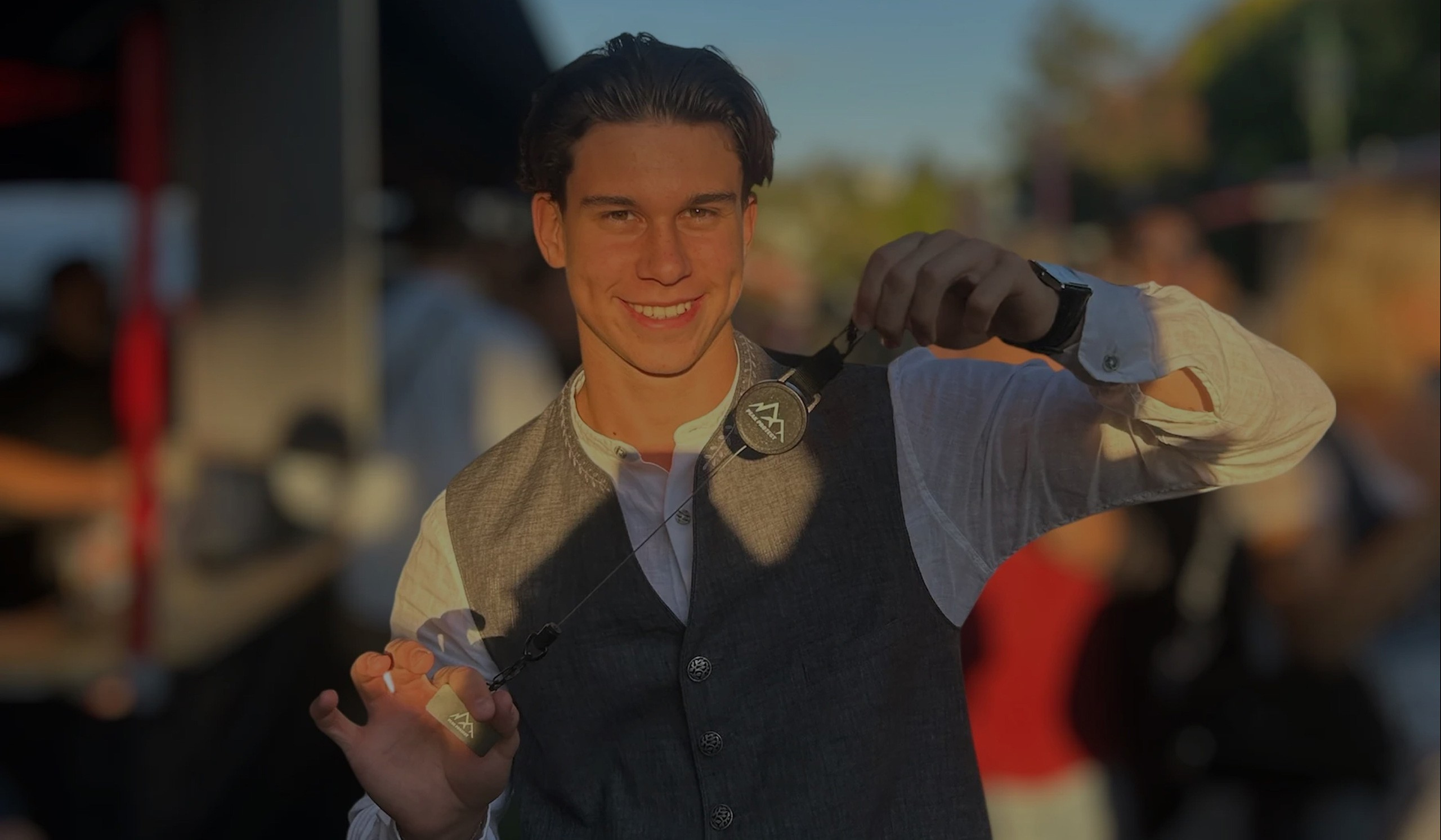 Gründer Christopher Czellary präsentiert die Easy Protect Smartphone Sicherung, entwickelt in Österreich.